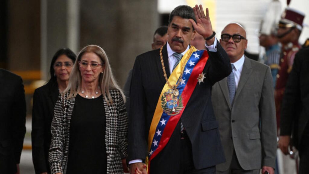 Trump asegura que EE. UU. capturó a Nicolás Maduro tras una operación militar “a gran escala” en Venezuela