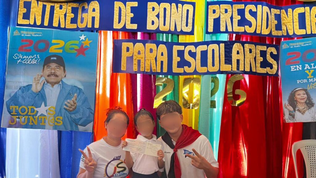 Cetcam tilda de «clientelista» entrega del bono presidencial en inicio del año escolar en Nicaragua