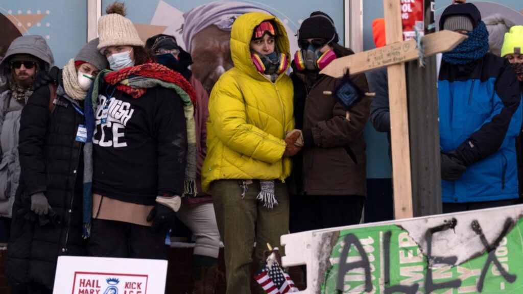 Segundo estadounidense abatido en Mineápolis por agentes del ICE desata indignación en EE. UU.