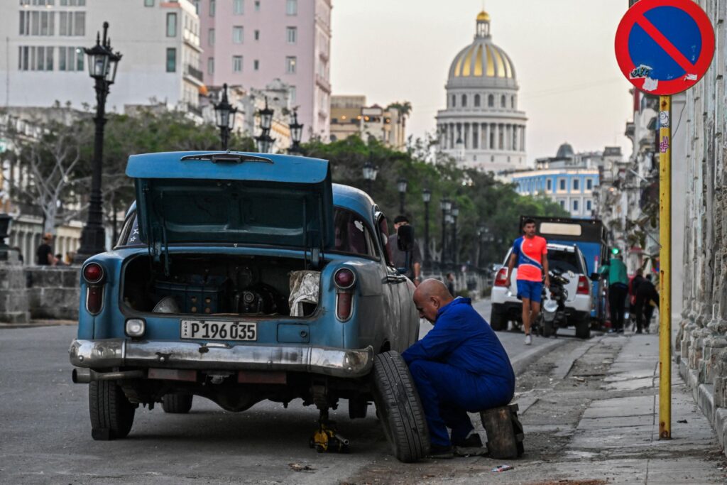 Apagones, inflación y transporte limitado: la vida incierta de los cubanos sin combustible