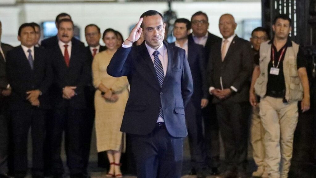 Congreso de Perú elige nuevo presidente interino tras destituir a Jerí