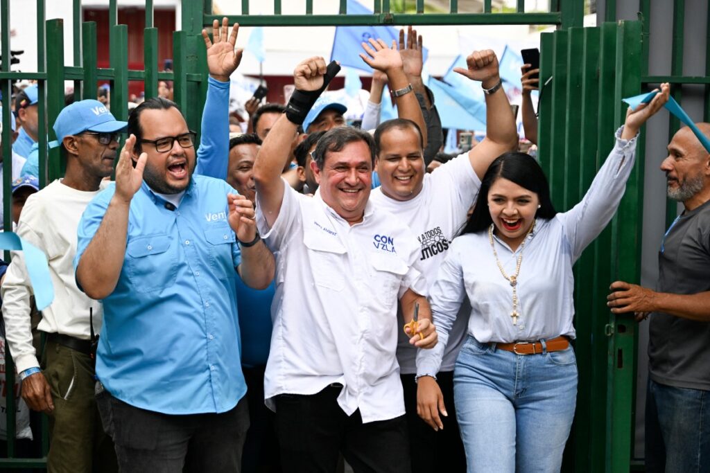 Partido de opositora venezolana Machado reabre sede cerrada en crisis poselectoral