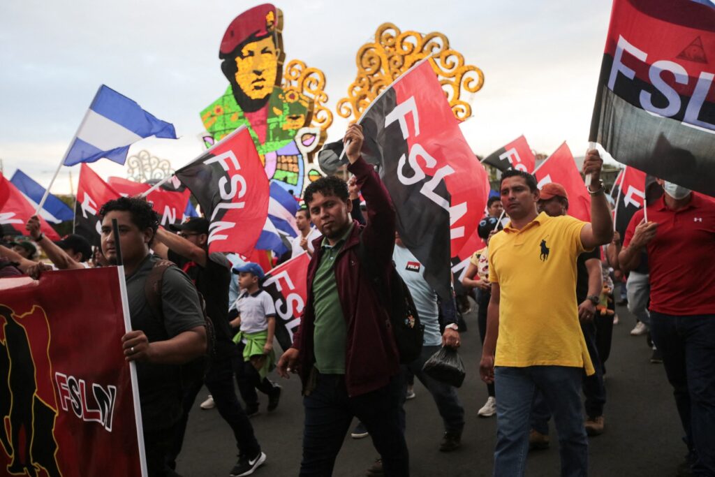Ortega y Murillo obligan a empleados públicos a marchar para contrarrestar el recuerdo de la masacre de 2018