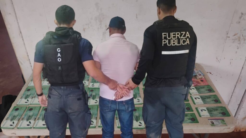 Decomisan más de 380 mil córdobas y detienen a cuatro nicaragüenses en Costa Rica