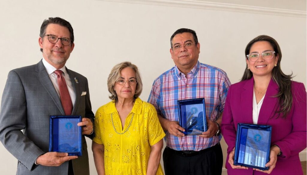 Berta Valle recibe reconocimiento por su defensa de los derechos de los presos políticos de Nicaragua