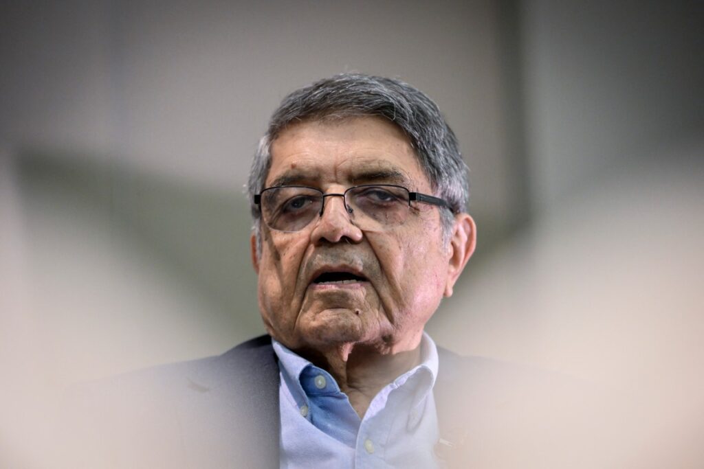 Más de 200 firmas respaldan la candidatura de Sergio Ramírez a ocupar la silla L de la RAE