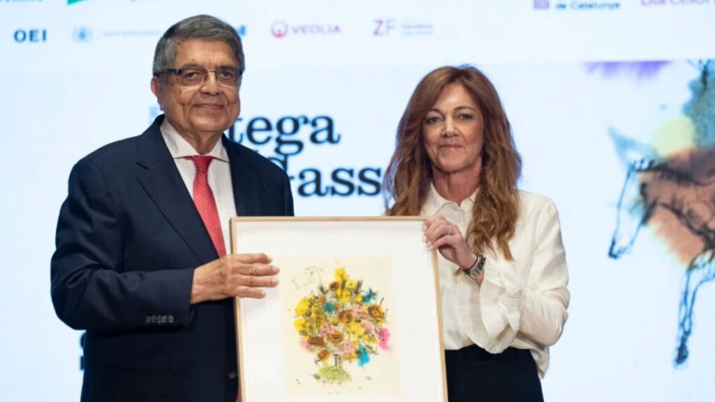 «El periodismo de las catacumbas desafía al silencio en Nicaragua»: Sergio Ramírez recibe Premio Ortega y Gasset