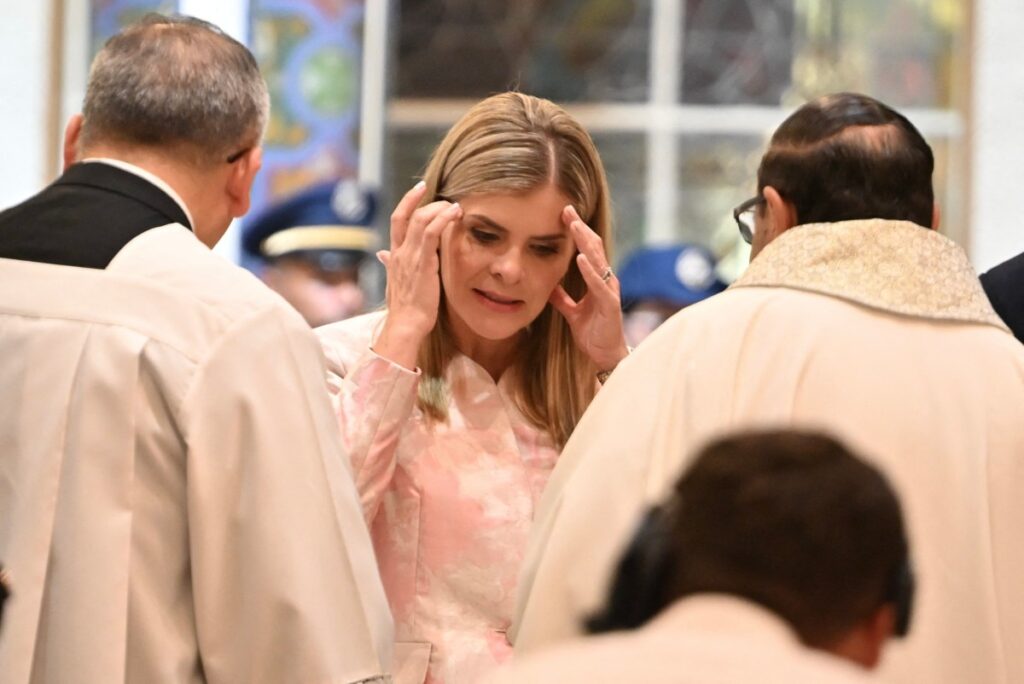 Presidenta de Costa Rica llama «viejillas majaderas» a quienes la criticaron por su defensa del régimen de Nicaragua
