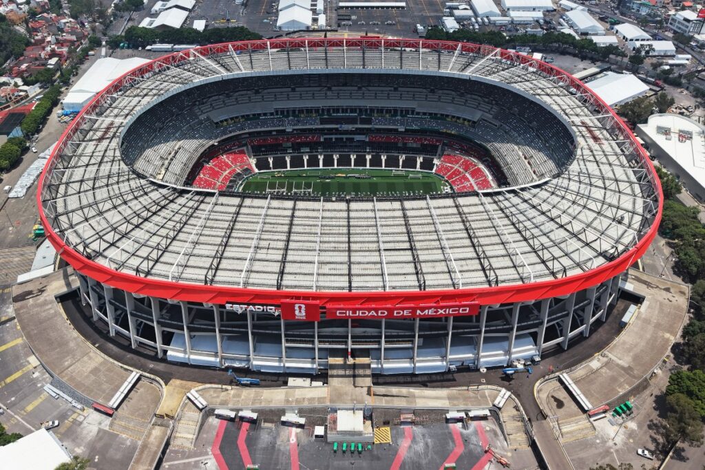 México inaugura su tercer Mundial con Sudáfrica, Shakira y megaprotestas