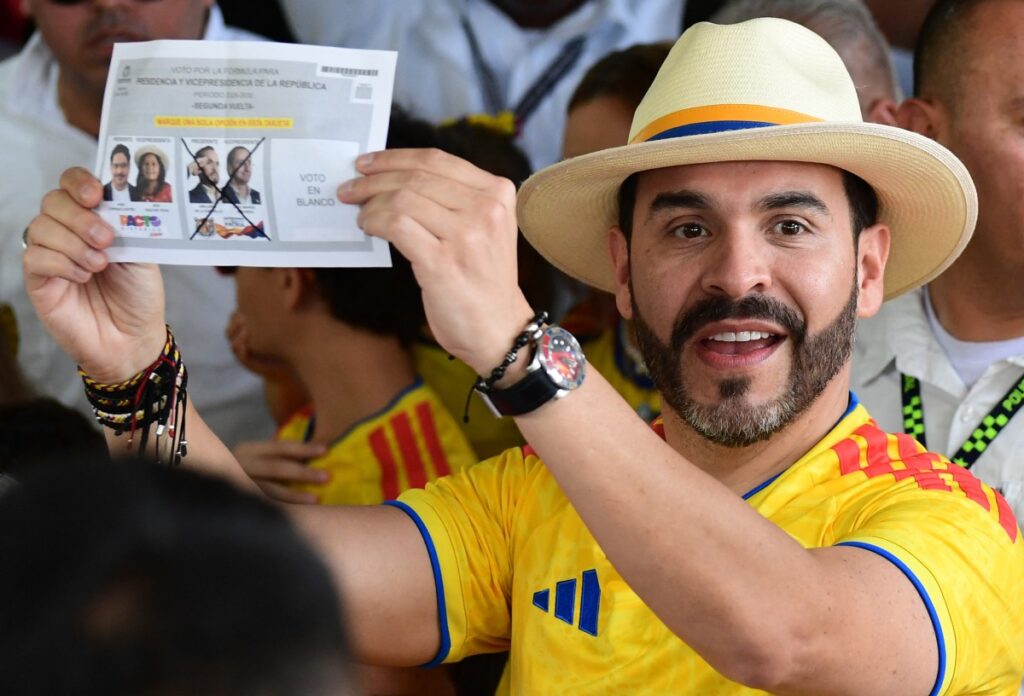 Presidente electo de Colombia suspende transición con el gobierno de Petro