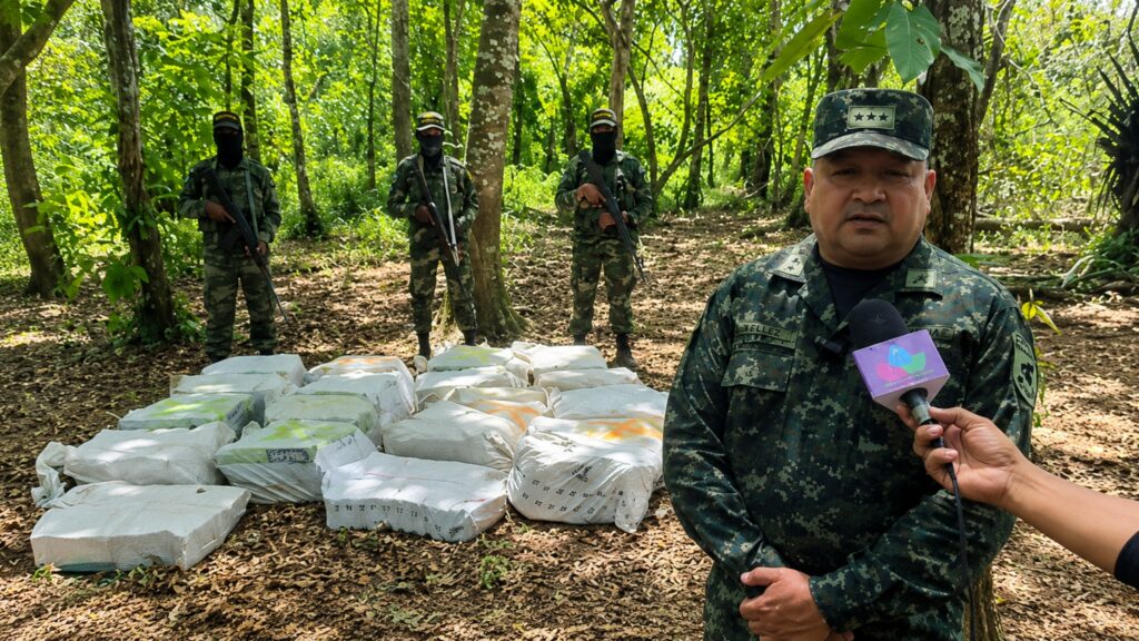 Ejército ocupa 475 paquetes de cocaína en Río San Juan, pero otra vez los narcos «se dan a la fuga»