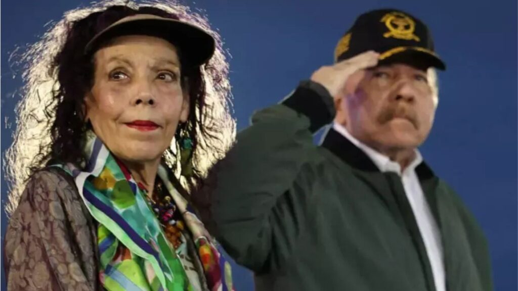 Régimen detuvo a un universitario hondureño por criticar a Ortega y Murillo: lo expulsaron de Nicaragua