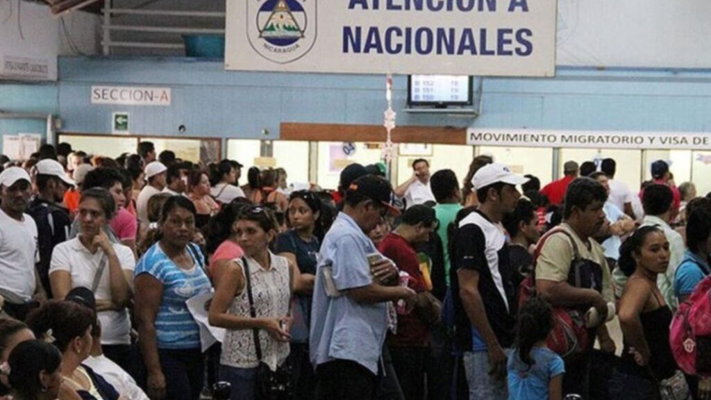 Régimen endurece la salida de menores del país: estos son los nuevos requisitos