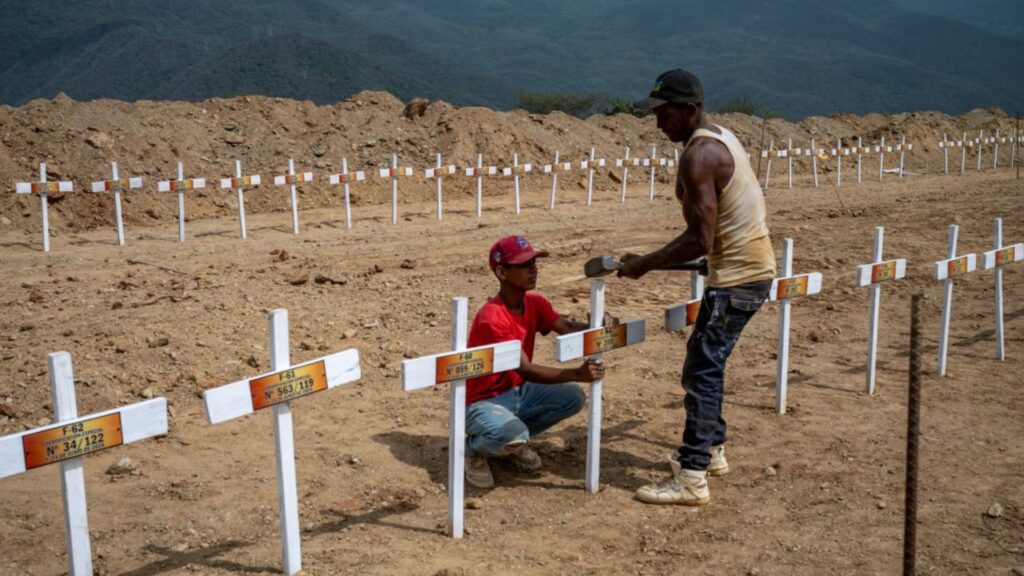 Terremoto en Venezuela: entierran cuerpos sin identificar tras superar los 3.000 fallecidos