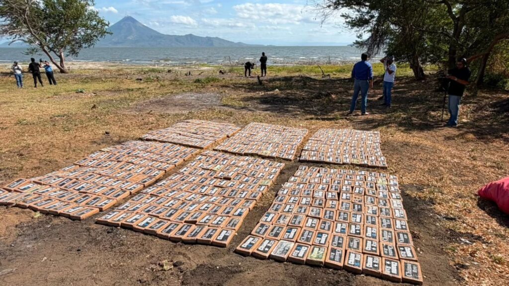 Incineran los 694 kilos de cocaína que Policía del régimen encontró en Carazo