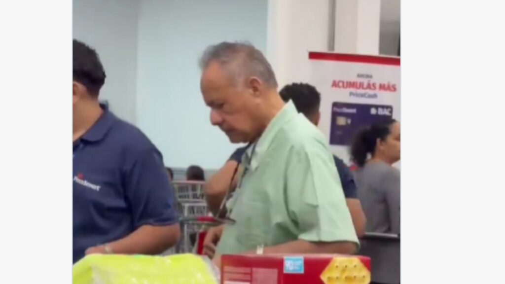 Monseñor Abelardo Mata aparece en un supermercado tras casi dos mes en desaparición forzada