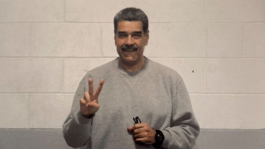Nicolás Maduro publica nuevas fotos desde prisión: «Estamos firmes»