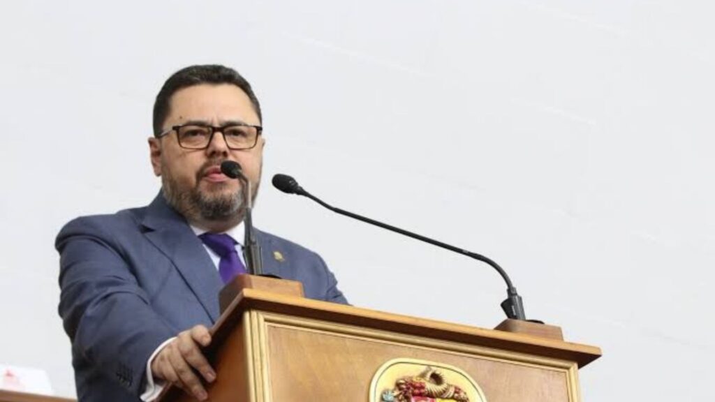 Parlamento abre investigación a diputado que propone dolarización en Venezuela