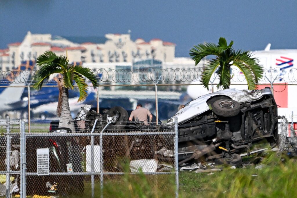 Cinco muertos en accidente de avión de carga que se salió de pista en Miami