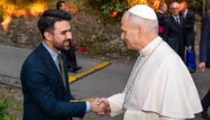 Nicaragüense llegó a Roma para estudiar filosofía y terminó cantando para el papa León XIV