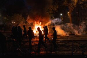 Protestas en Francia dejan miles de detenidos, cientos de heridos, disturbios y saqueos